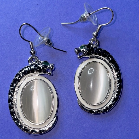 Bundle of 9 Pairs of Assorted Pierced Earrings - Picture 6 of 10